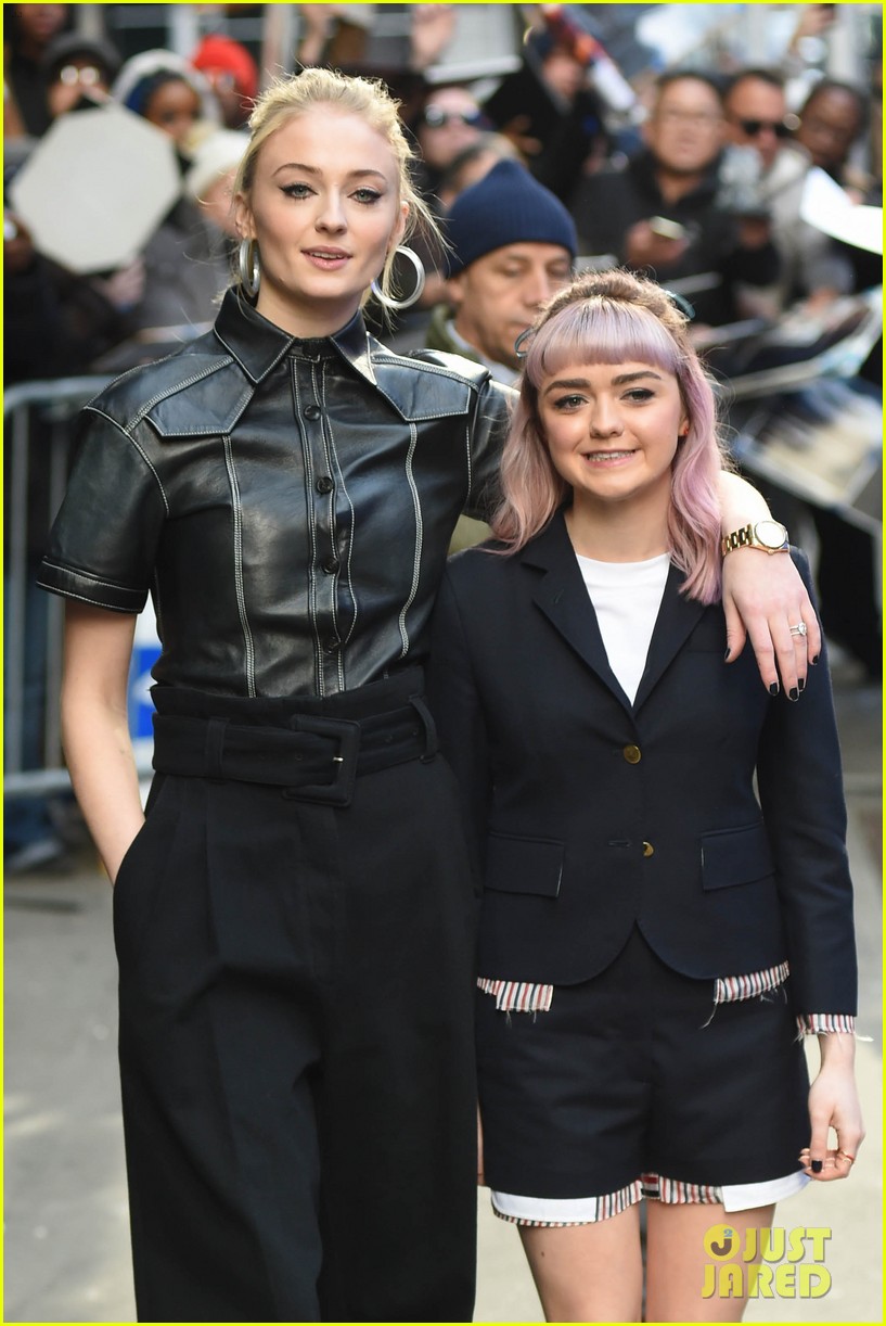 sophie turner maisie williams gma appearance 02