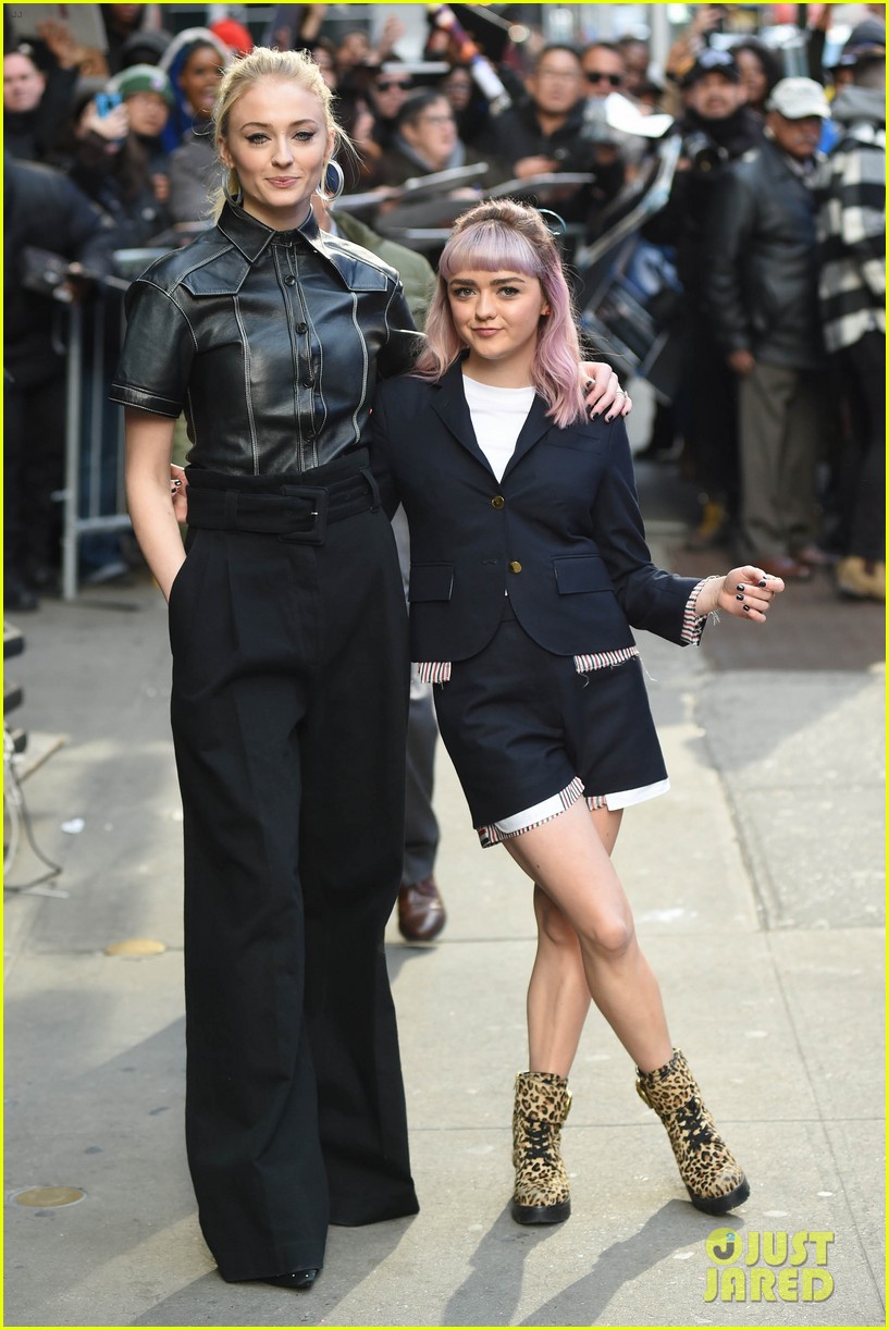 sophie turner maisie williams gma appearance 07