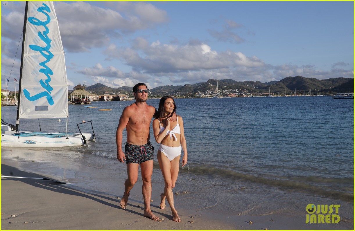 val chmerkovskiy shows off abs on beachside honeymoon with jenna johnson 08