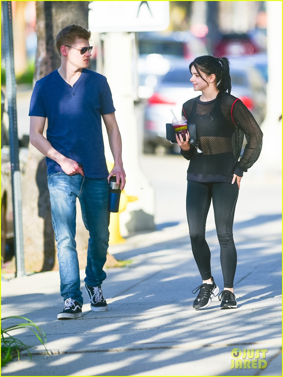 ariel winter hangs out with levi meaden after her workout 02