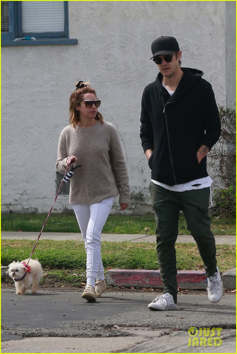 ashley tisdale breakfast date christopher french 02