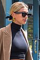 hailey bieber spends her afternoon at the hair salon 03