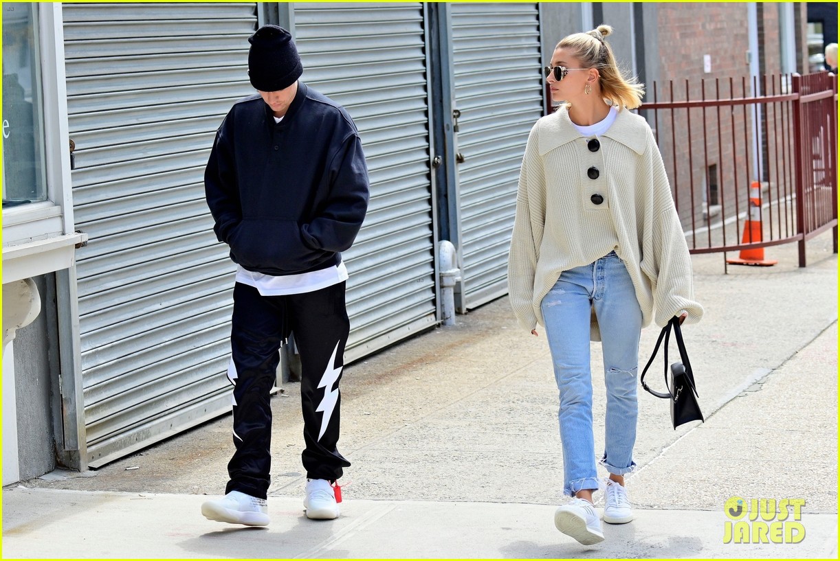 justin and hailey bieber are all smiles while out to lunch 03