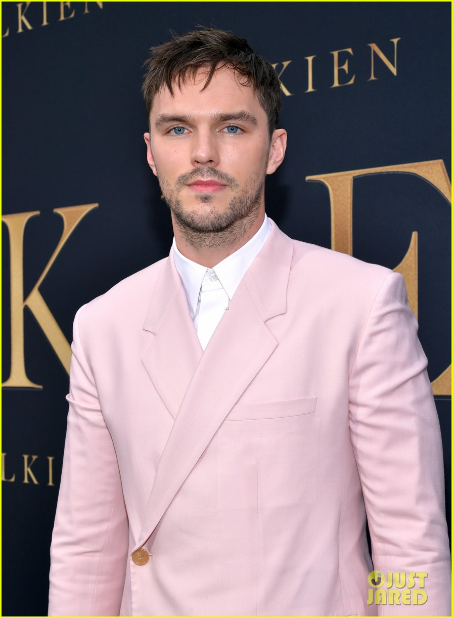 lily collins nicholas hoult look so stylish tolkien premiere 11