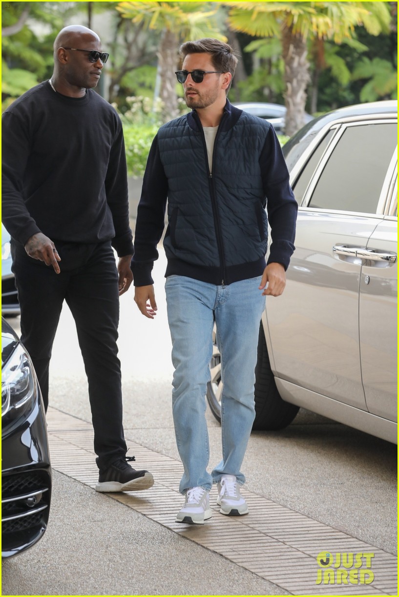scott disick and sofia richie couple up for beverly hills lunch date 04