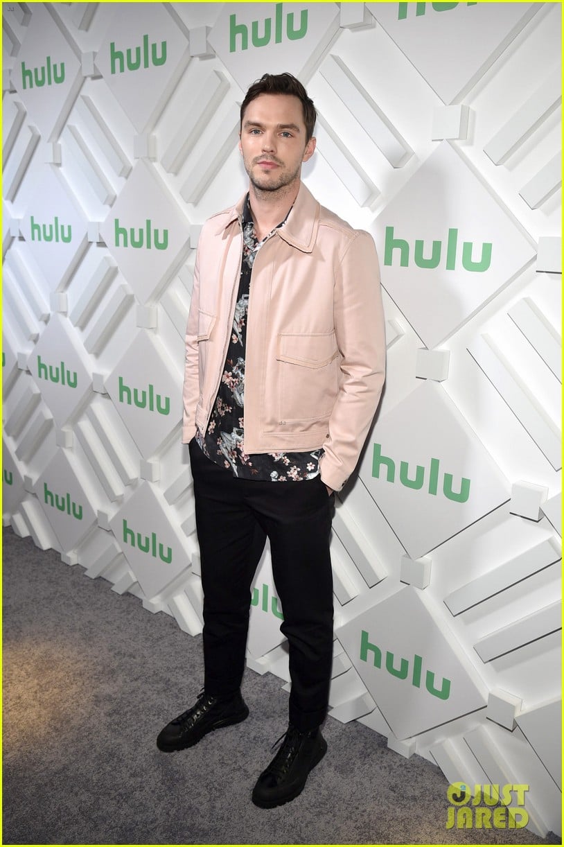 elle fanning nicholas hoult bring the great to hulu upfronts 01