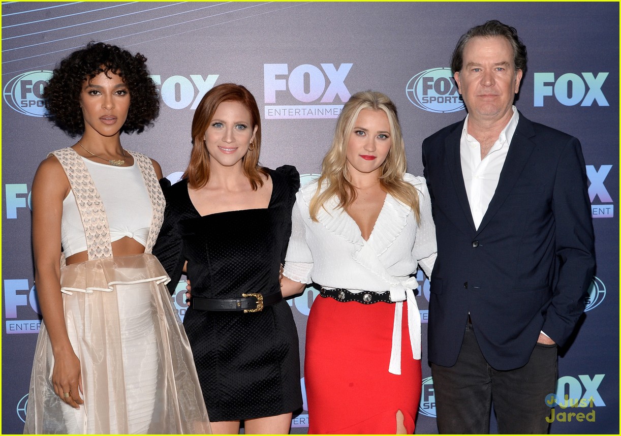 emily osment brittany snow not just me fox upfronts 09