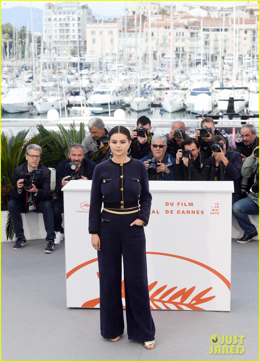 selena gomez joins the dead dont die cast at cannes photo call 11