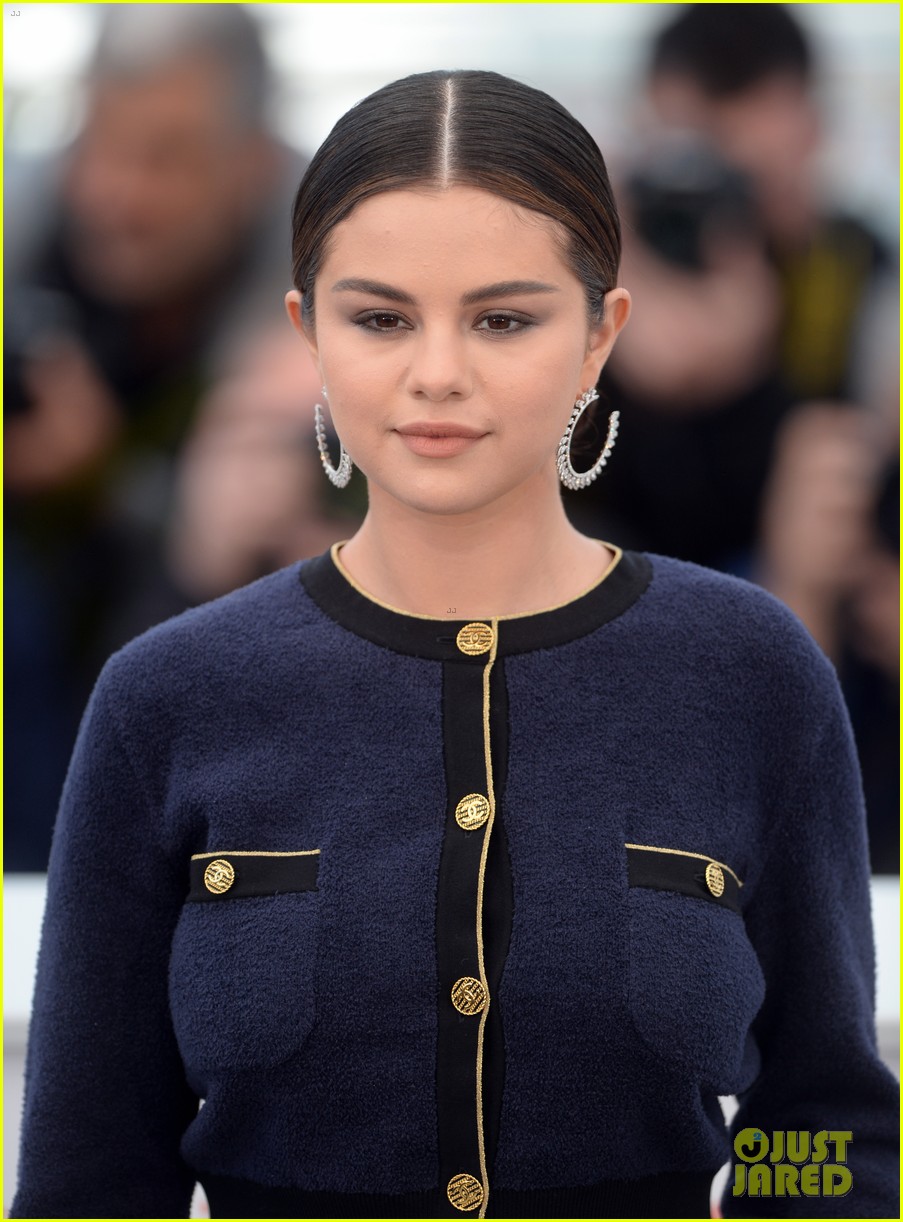selena gomez joins the dead dont die cast at cannes photo call 21