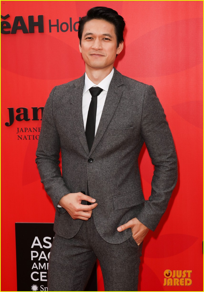 harry shum jr sherry cola celebrate asian pacific americans at smithsonians the party 04