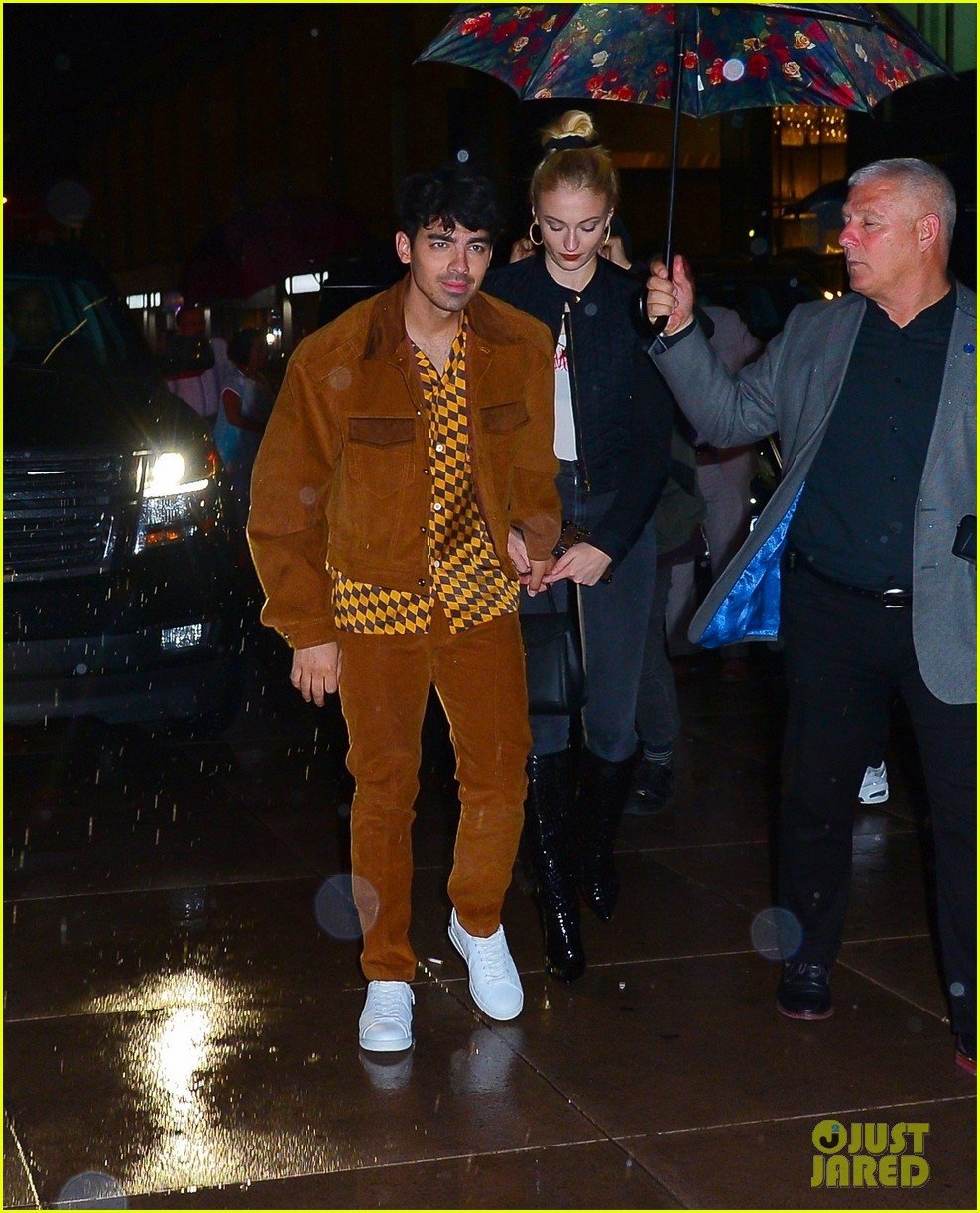 joe nick jonas wear coordinating outfits to snl after party 04