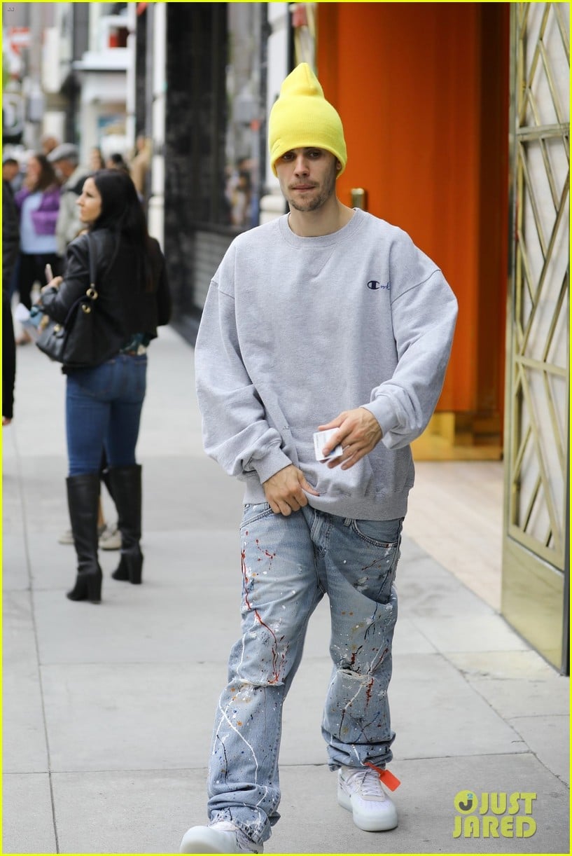 justin hailey bieber wear oversized sweaters for beverly hills shopping day 31