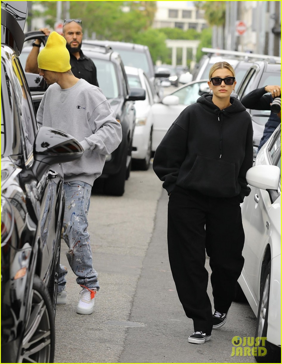 justin hailey bieber wear oversized sweaters for beverly hills shopping day 34