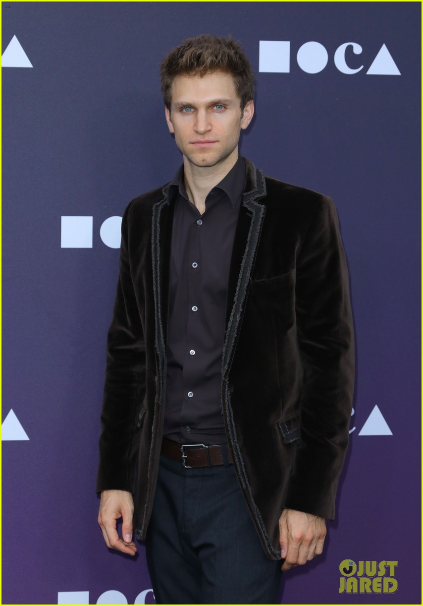 keegan allen paints toe nails to bring awareness to childrens tumor foundation 01