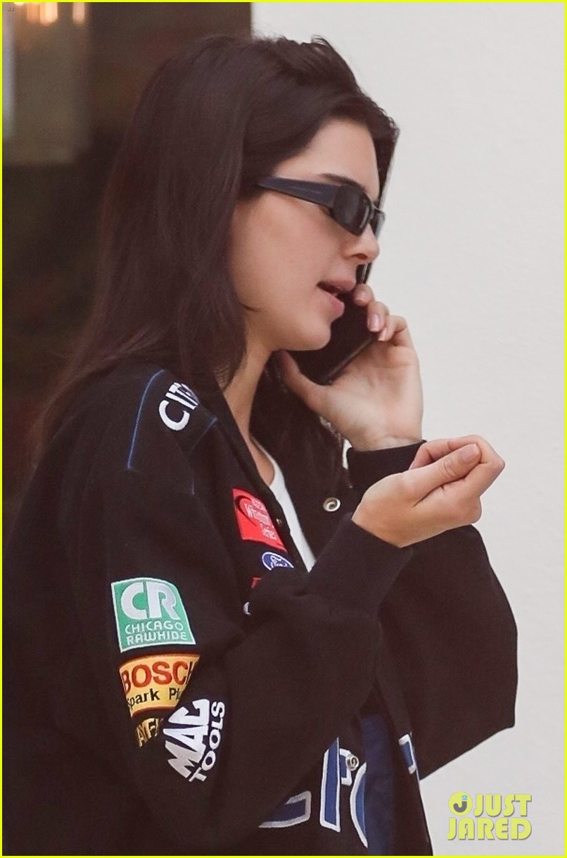kendall jenner goes sporty for lunch in weho 09