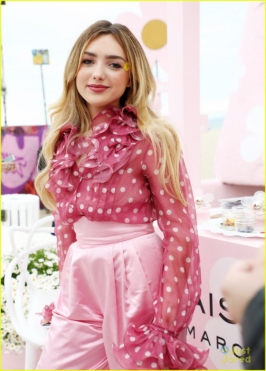 peyton laura bailee marc jacobs daisy pop up event 15