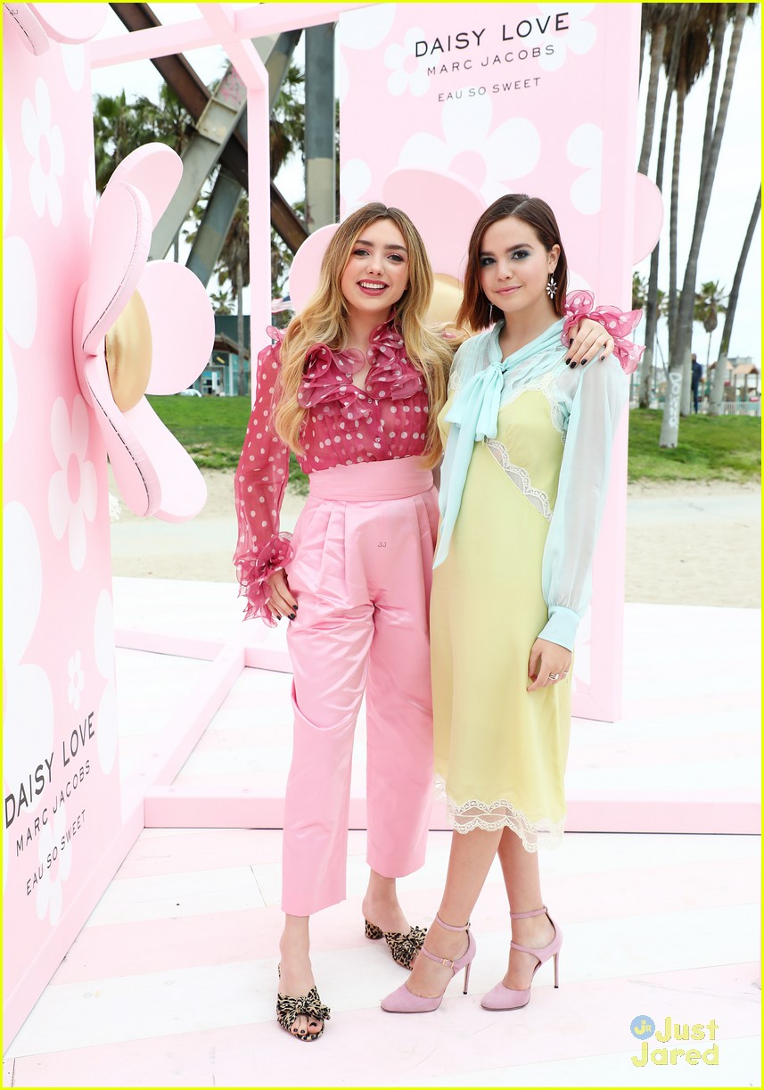 peyton laura bailee marc jacobs daisy pop up event 27