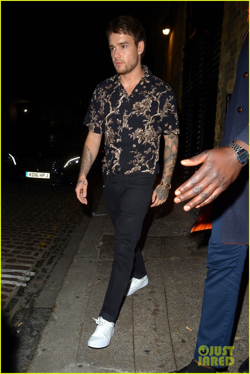 liam payne shows off tattoos after performing with rita ora 03