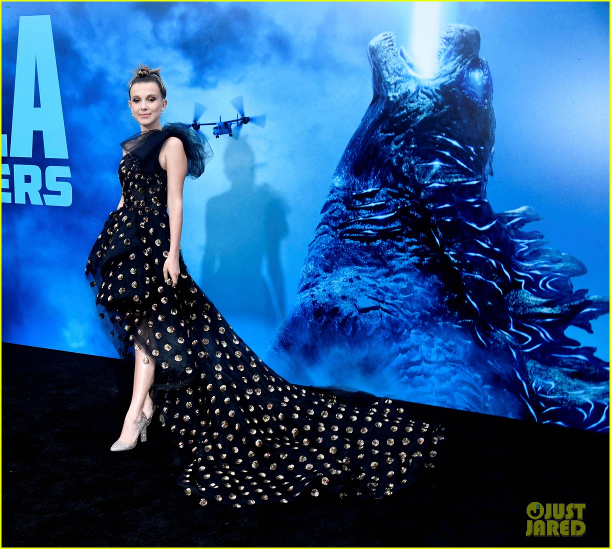 millie bobby brown goes glam for godzilla premiere 15