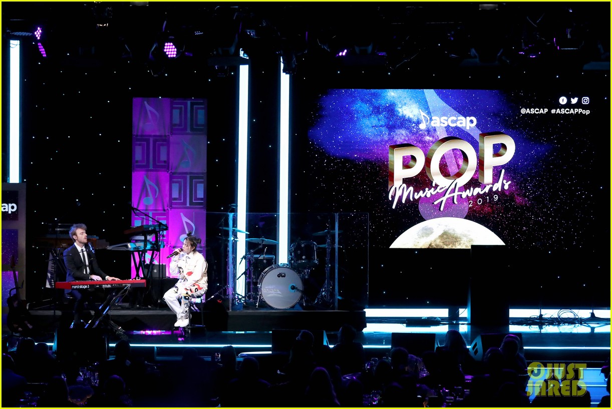 julia roberts honors billie eilish at ascap pop music awards 2019 12