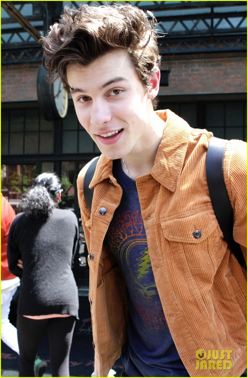 shawn mendes fans support tweet nyc 03