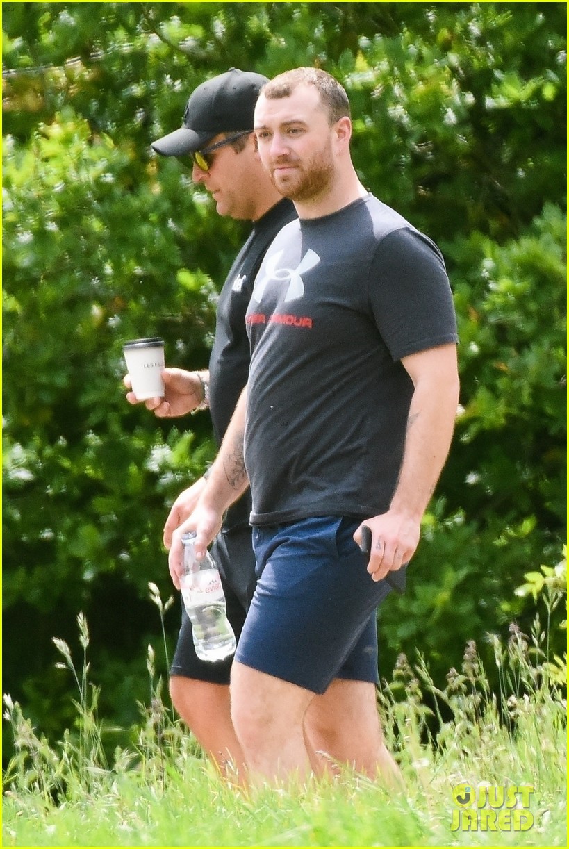 sam smith goes for a hike with trainer 01