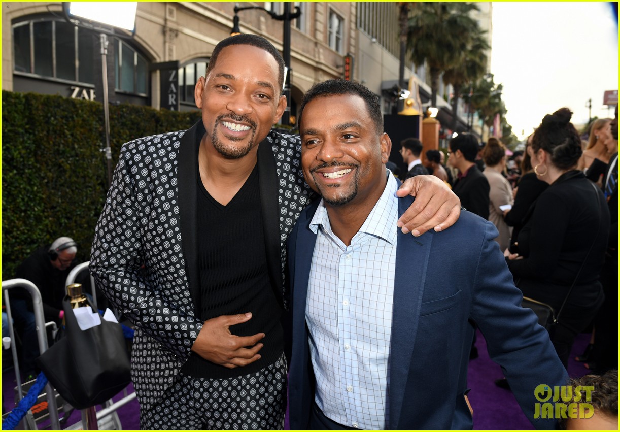 will smith is joined by his family at aladdin premiere 11