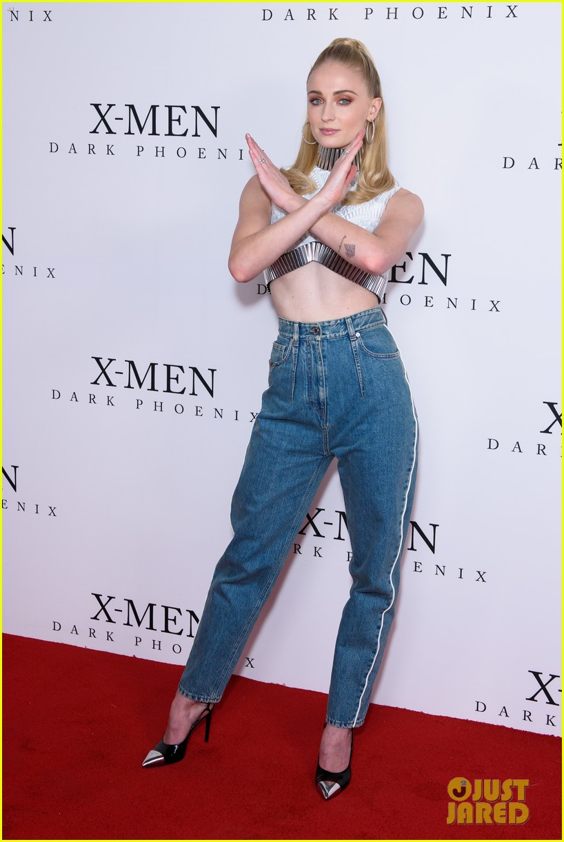 sophie turner auditory thing xmen fan photocall 22
