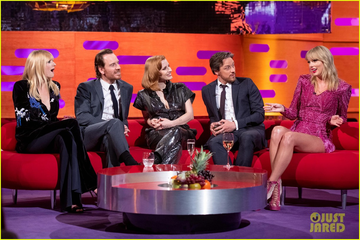taylor swift performs new song me on graham norton show 11
