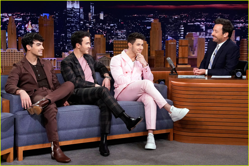 jonas brothers reveal who almost leaked reunion secret 01