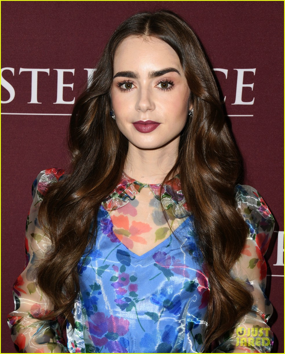 lily collins les mis photo call 27