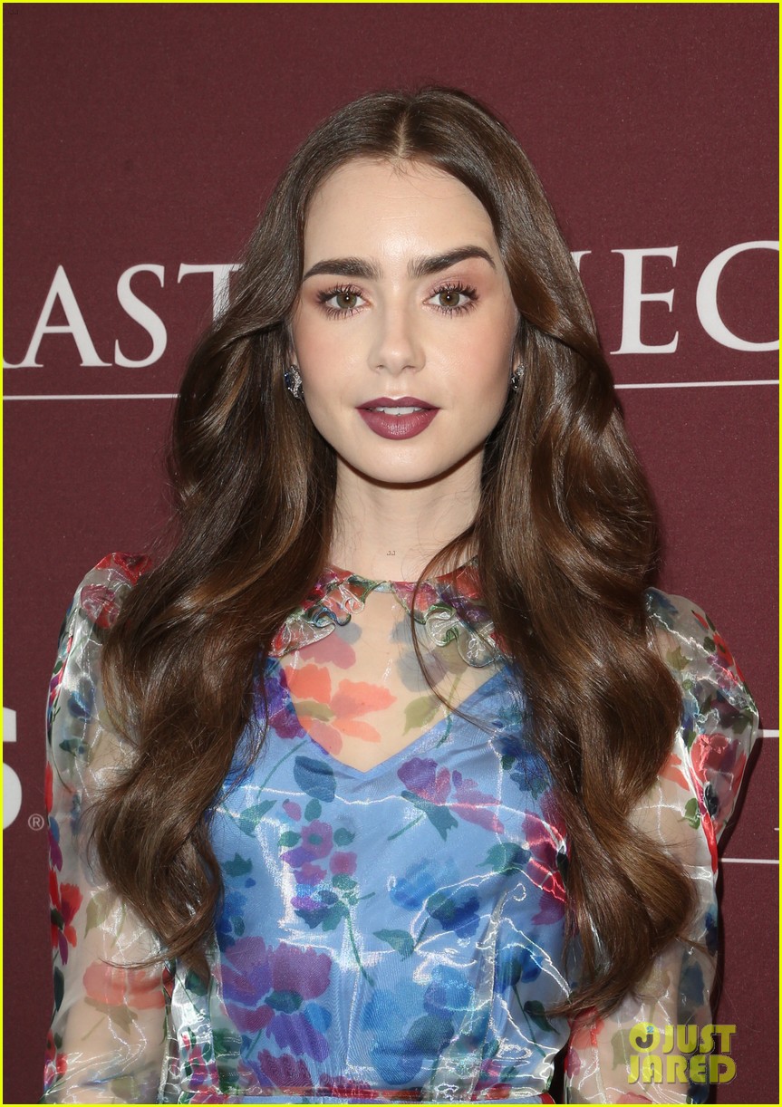 lily collins les mis photo call 41