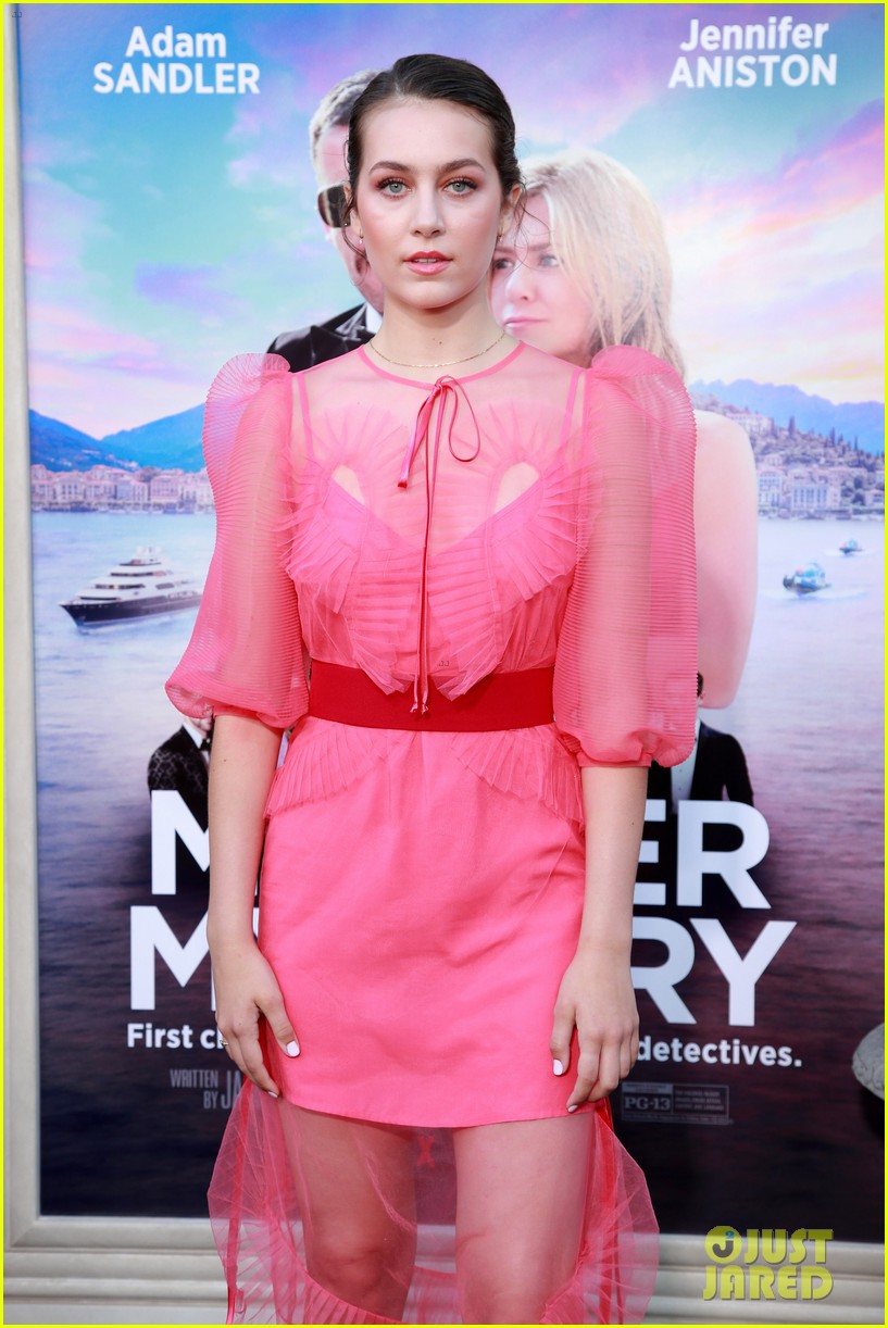 emma fuhrmann is pretty in pink at murder mystery premiere 06
