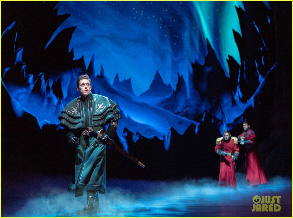 frozen broadway cast celebrate summer with new renditions of frozen songs 02
