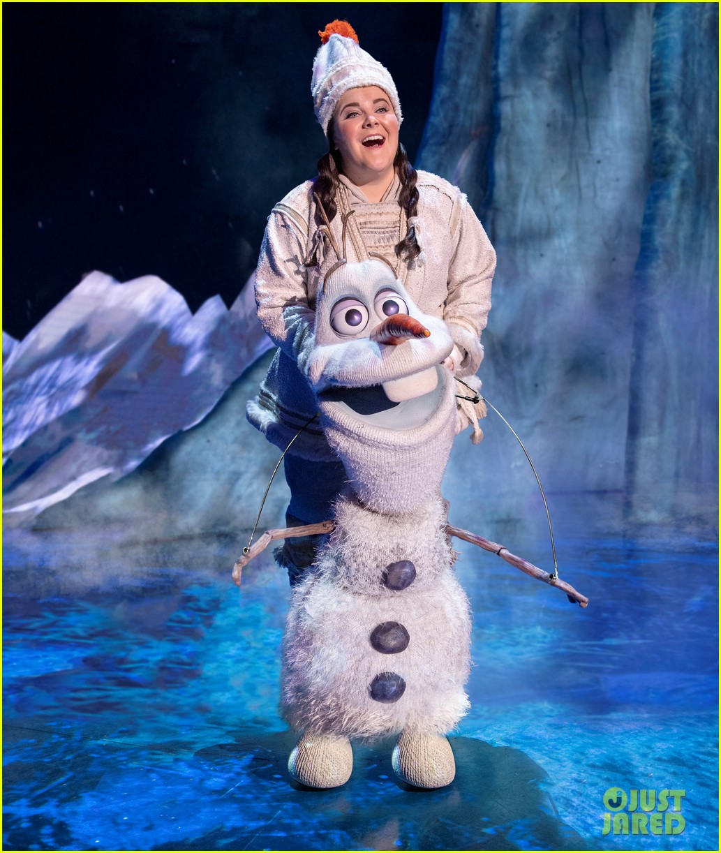 frozen broadway cast celebrate summer with new renditions of frozen songs 04