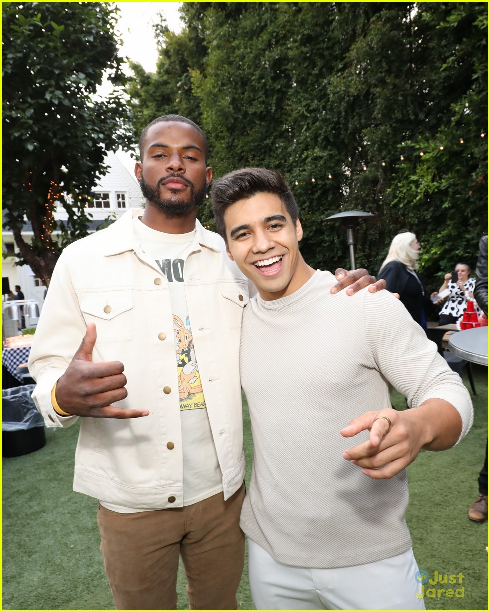 Full Sized Photo of grownish cast fyc event pics 10 Yara Shahidi