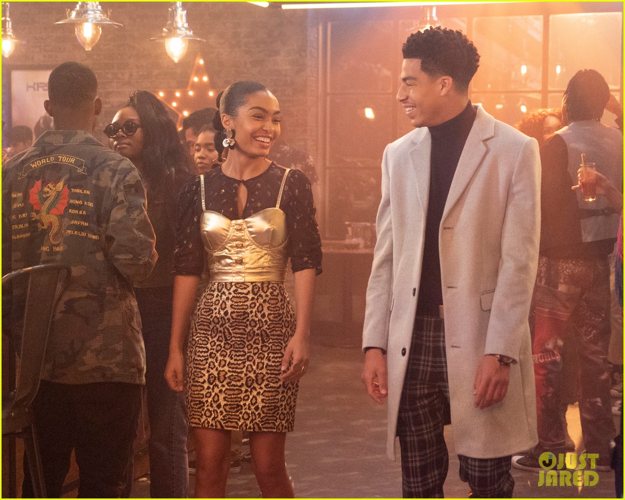 zoey brings brother junior as wingman during friend drama on grownish 01