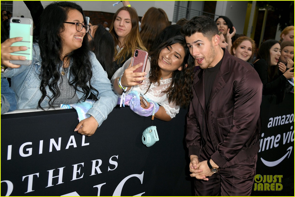 jonas brothers and wives at chasing happiness premiere 16