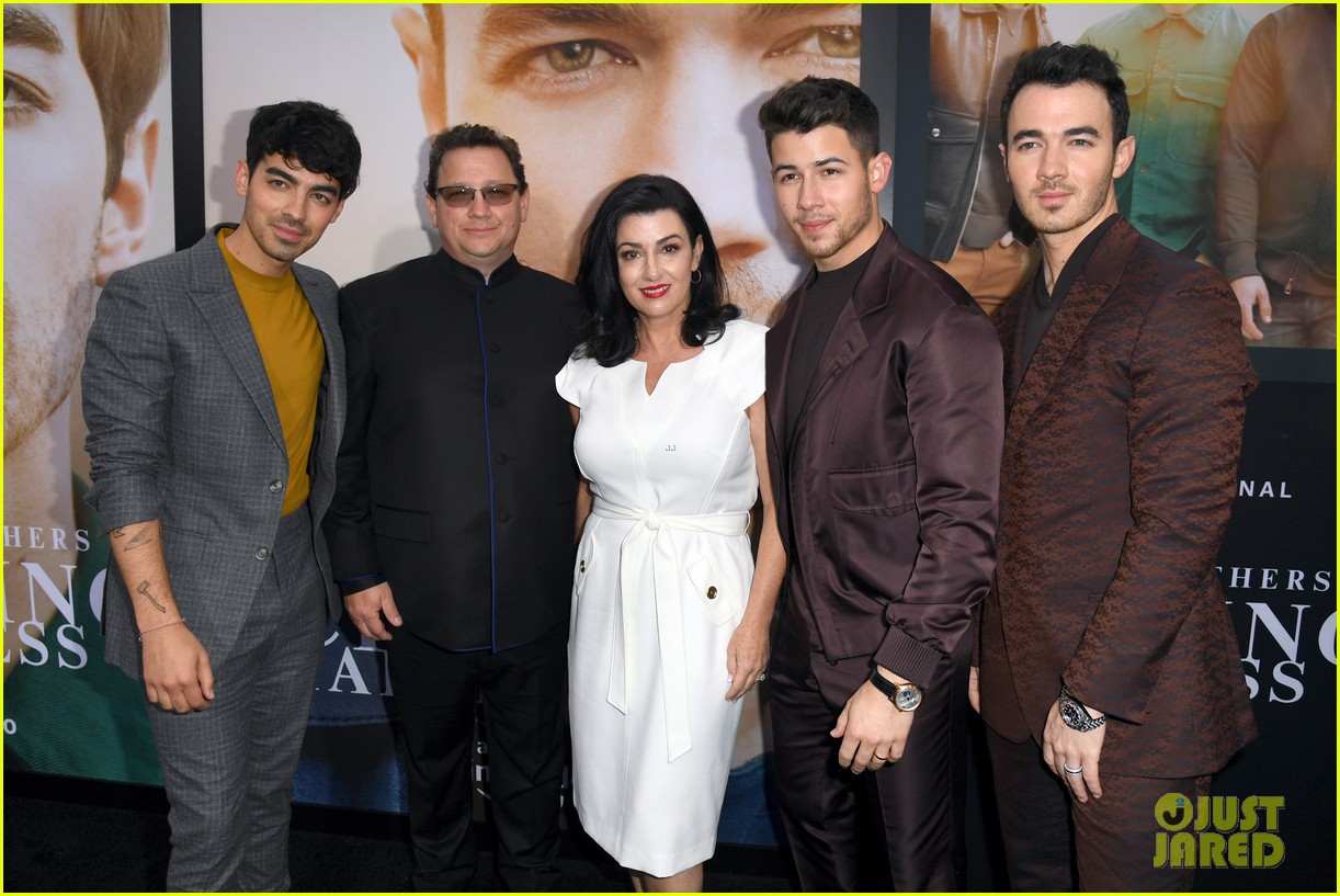 jonas brothers and wives at chasing happiness premiere 25