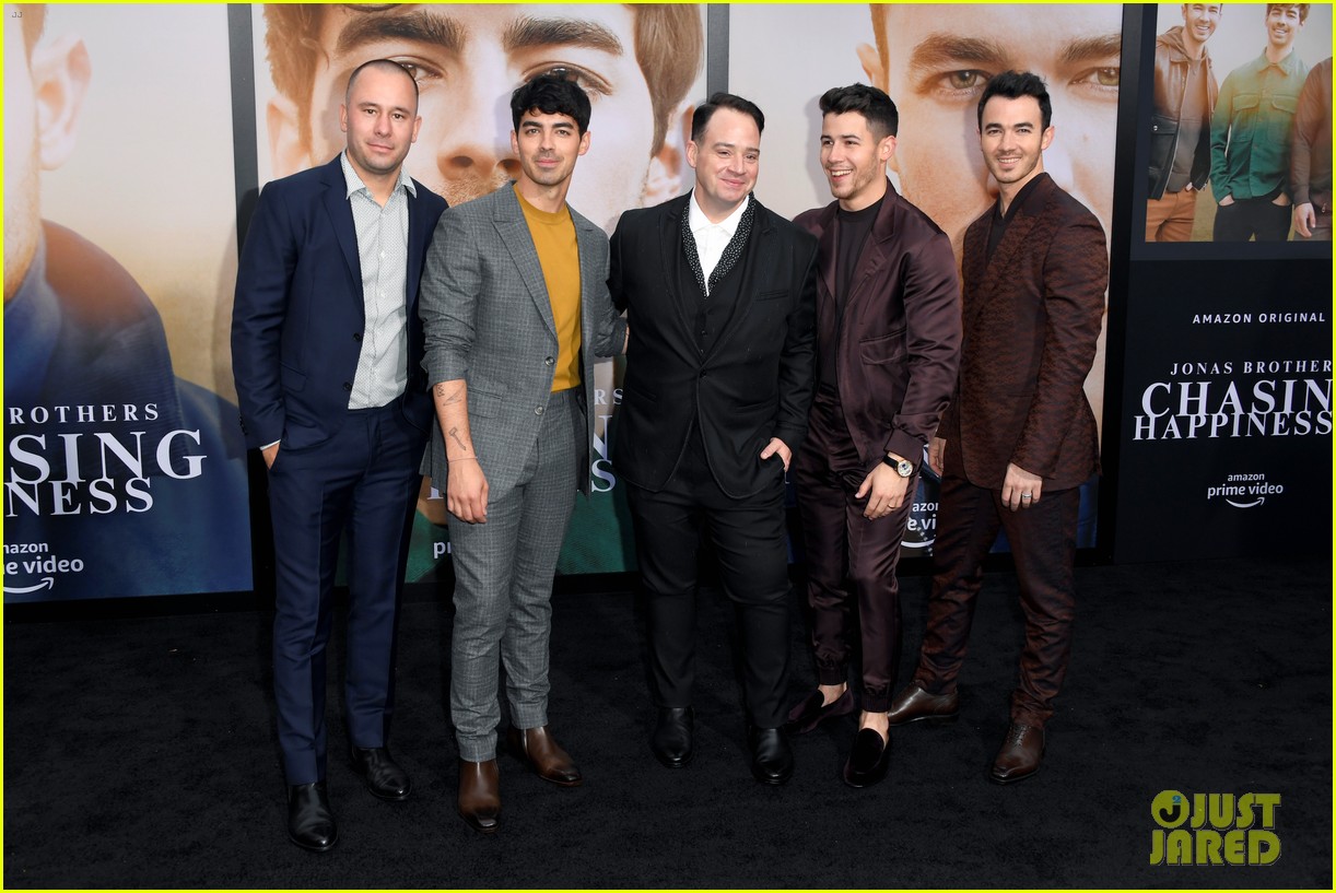 jonas brothers and wives at chasing happiness premiere 30