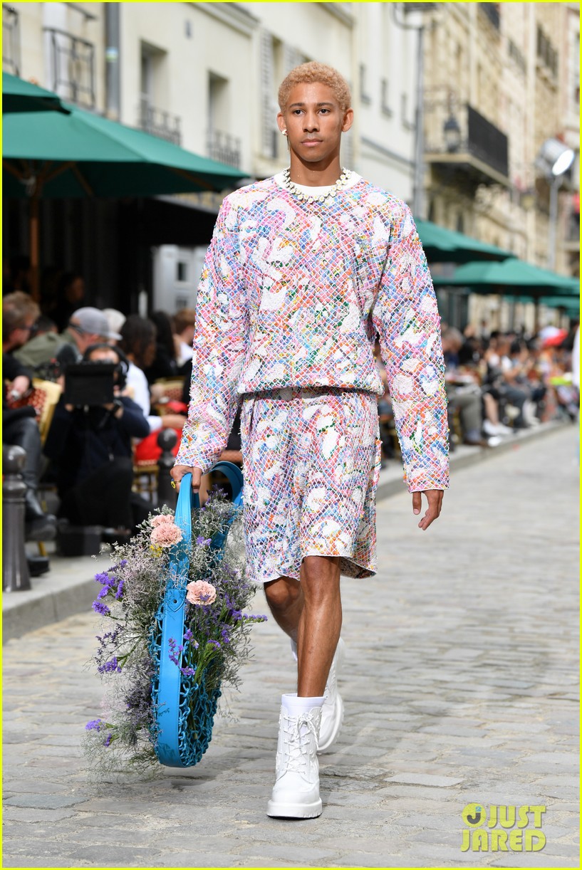 keiynan lonsdale makes paris fashion week runway debut in louis vuitton 04