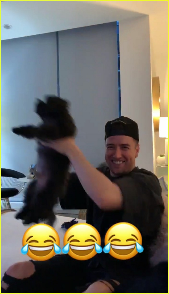 demi lovato logan henderson watch the bachelor together 04