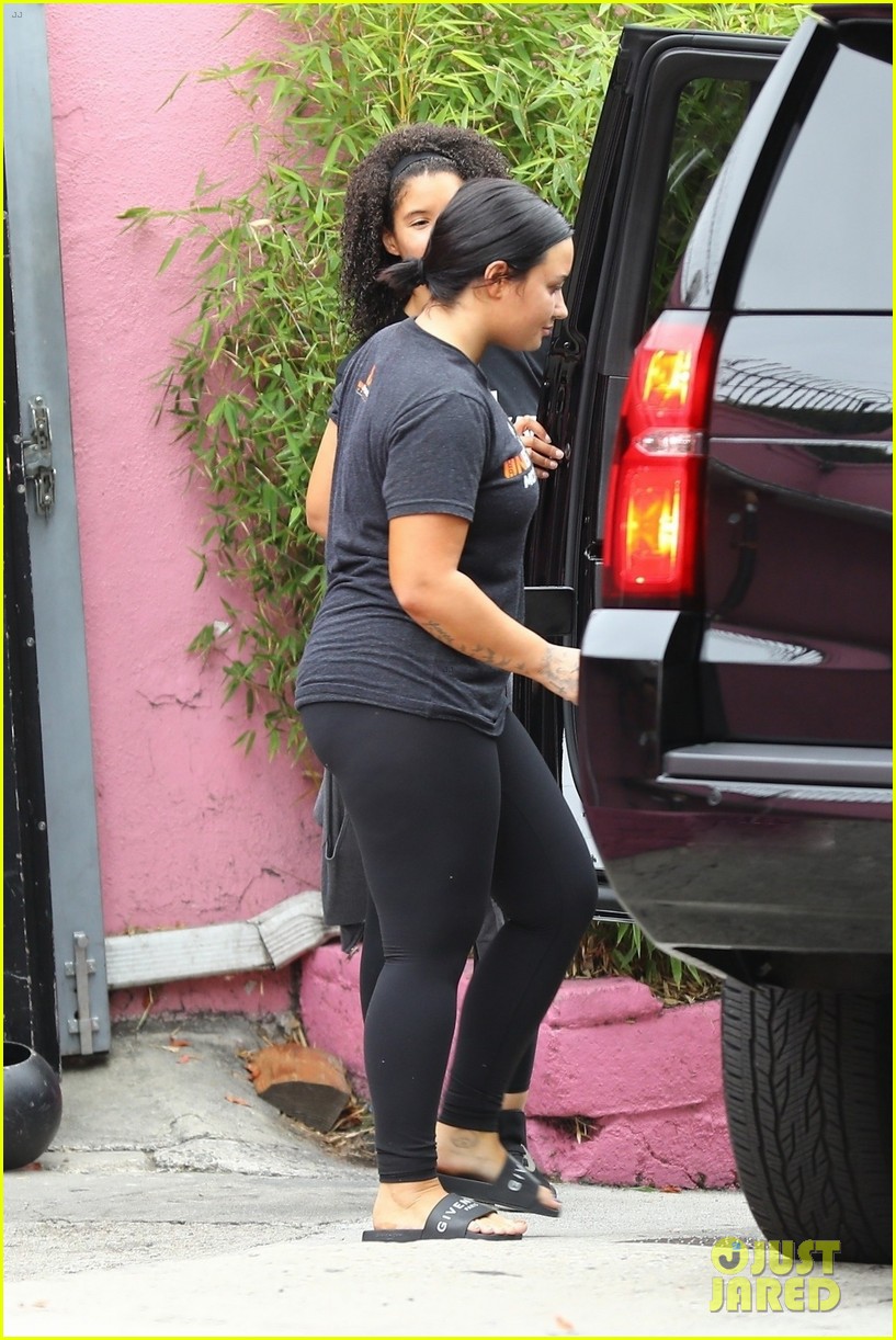 Demi Lovato Wears 'I Am Unbreakable' T-Shirt for Workout Sesh