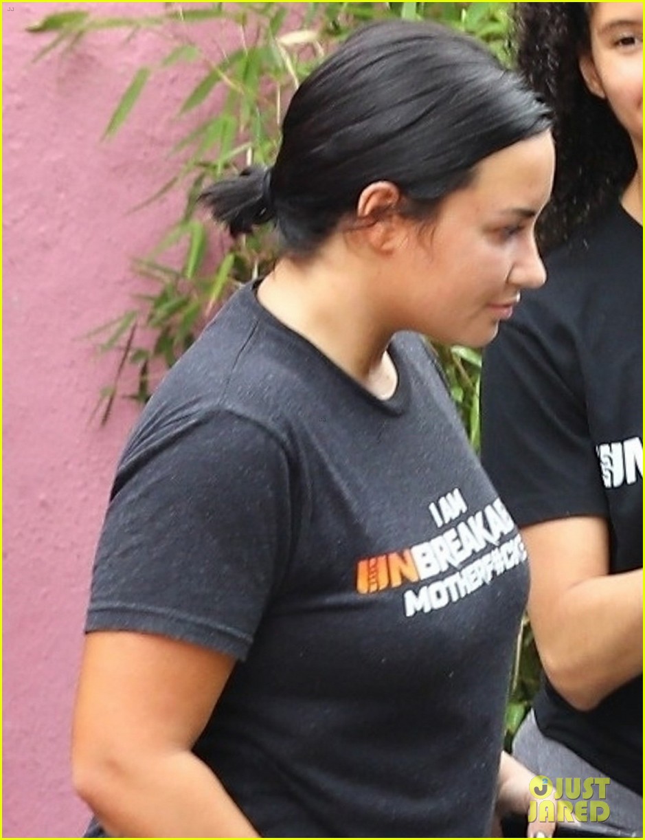 demi lovato hits the gym after paying tribute to stepfather 03