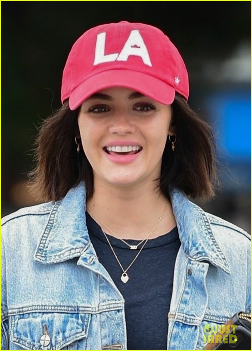 lucy hale sends bella thorne her support 02
