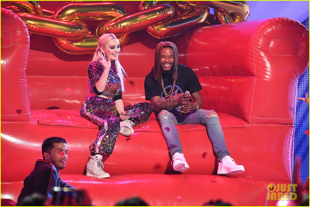 meg donnelly performs with u with fetty wap at ardys 2019 05