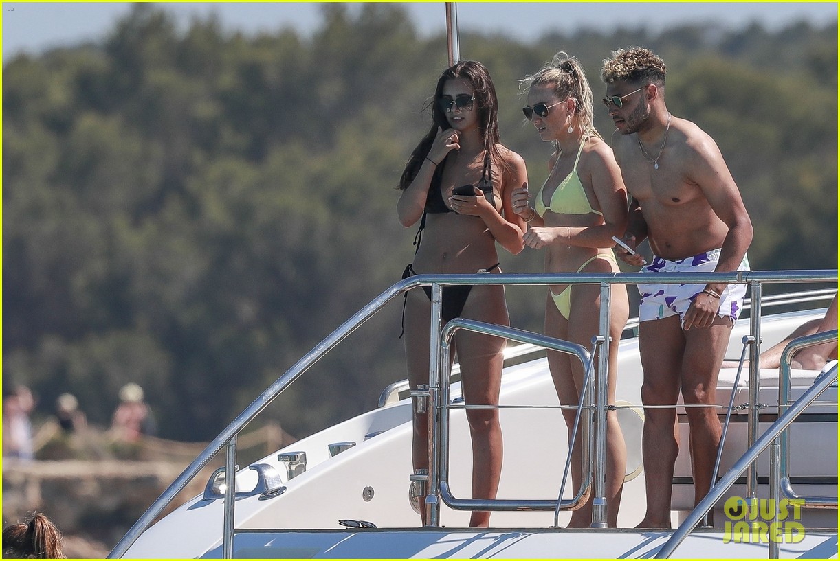 perrie edwards alex oxlade chamerlain party boat friends 59