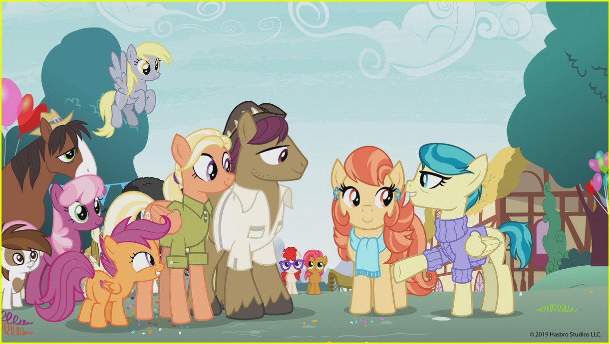 my little pony features first ever lesbian couple 01