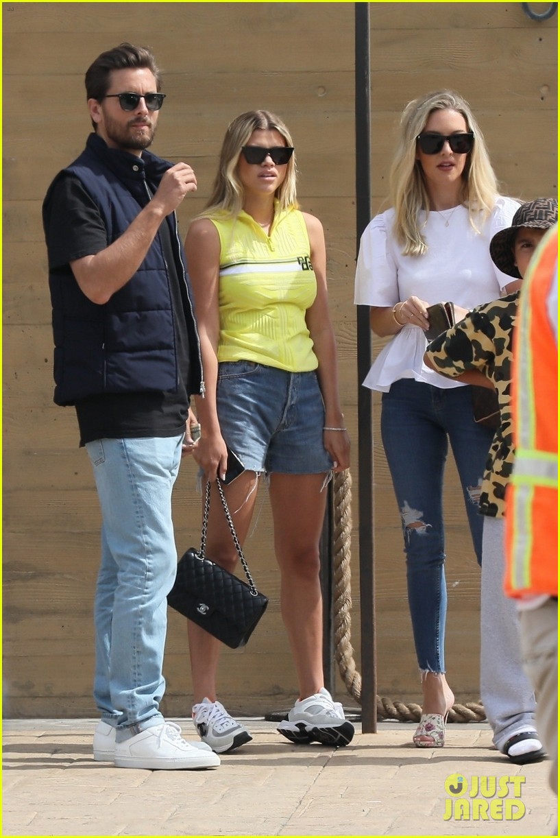 sofia richie lunch out scott disick neon top 02