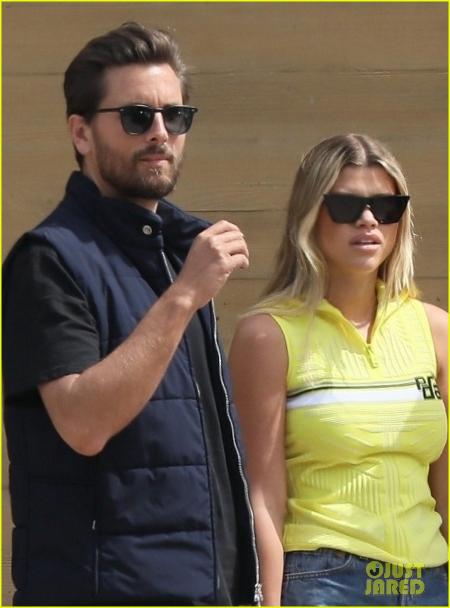sofia richie lunch out scott disick neon top 04